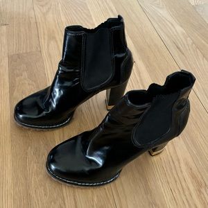 Tory Burch black high heel ankle boot Size 7.5